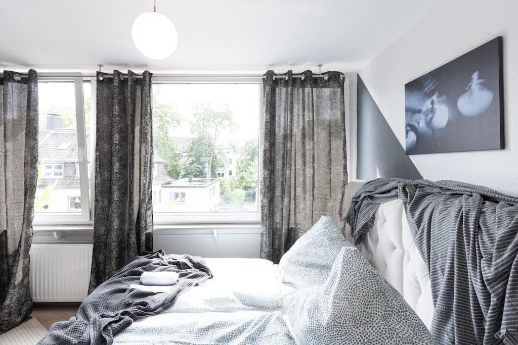 - Nice New York Apartment In The Heart Of Duisburg - Betten & Sofa - 5 Mins Central Station Hbf - Big Tv & Wifi - Eksteriør billede