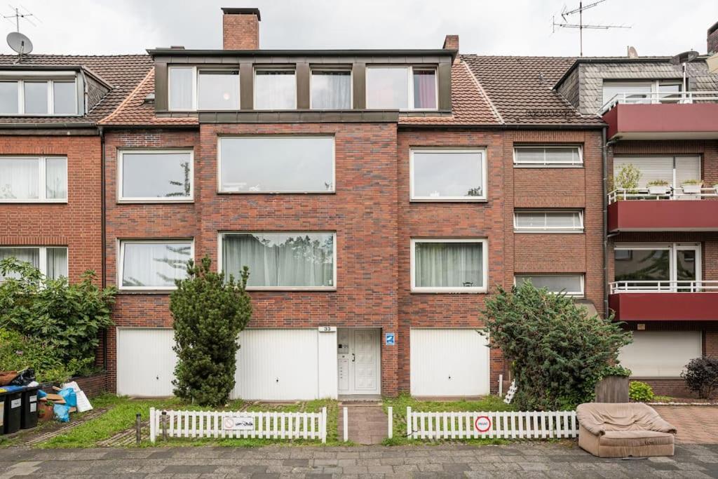 - Nice New York Apartment In The Heart Of Duisburg - Betten & Sofa - 5 Mins Central Station Hbf - Big Tv & Wifi - Eksteriør billede